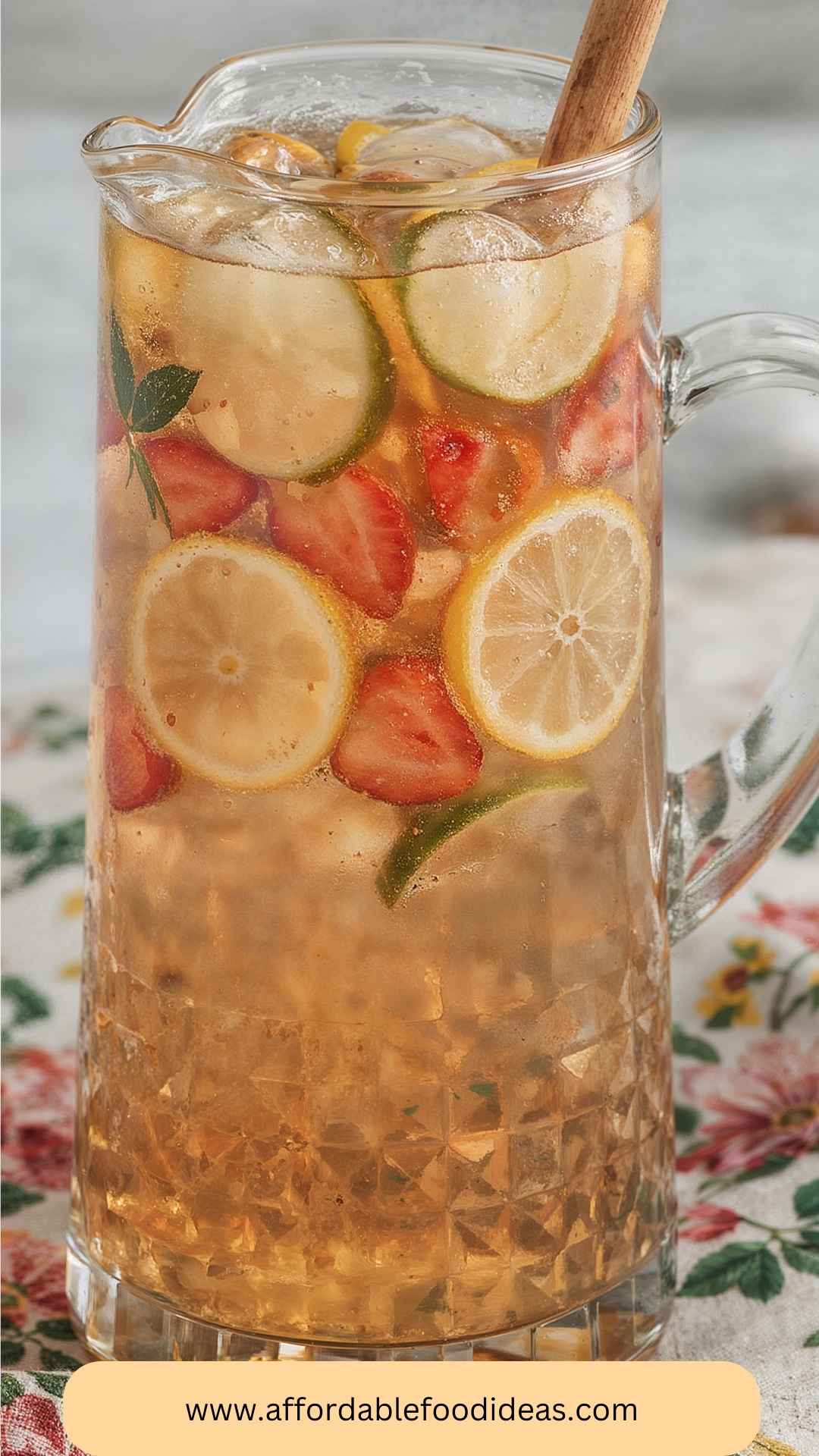 How to Make Easy Traditional White Sangria Recipe How to Make Easy Traditional White Sangria Recipe